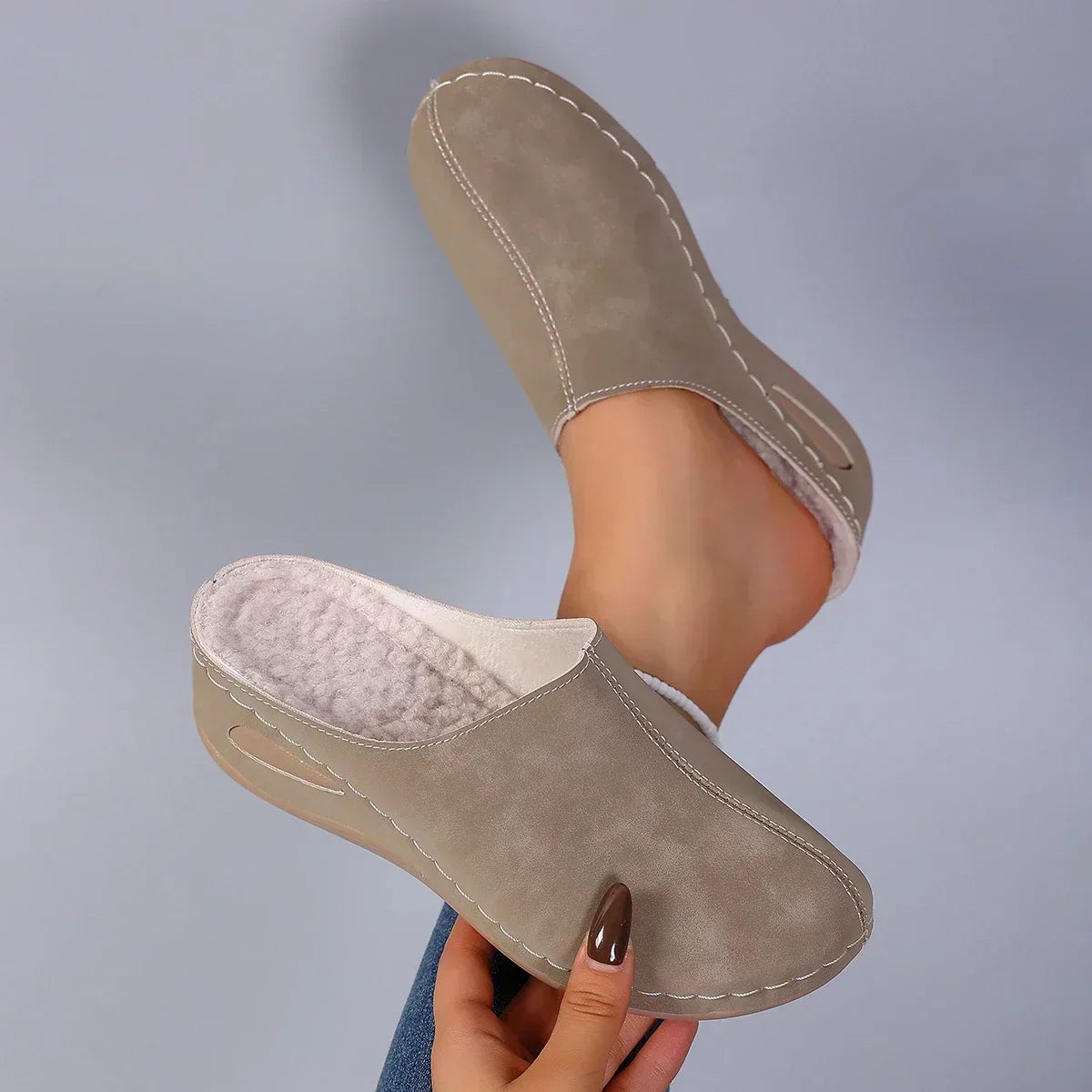 Susan | Closed Back Clogs