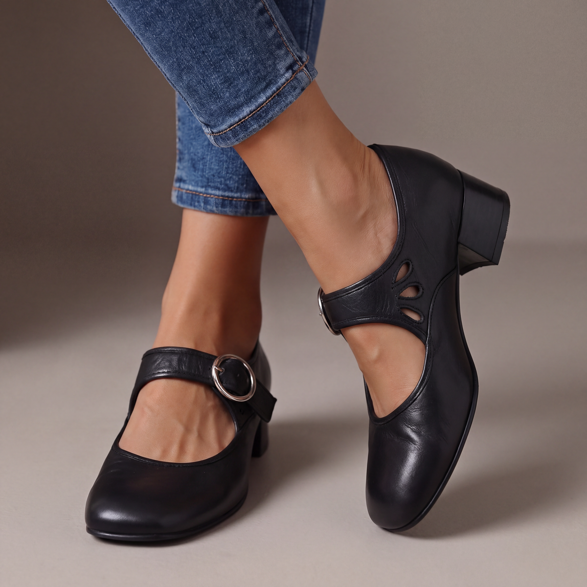 Giuseppina | Court Shoe with Strap