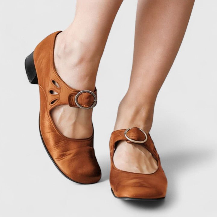 Léa Retro Baby Shoes with Round Buckle